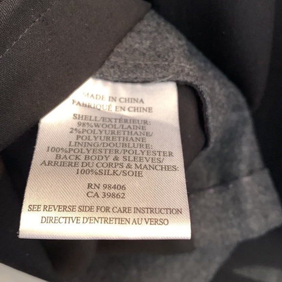 Theory Blazer size 0. Front button. Pockets. - Picture 5 of 6